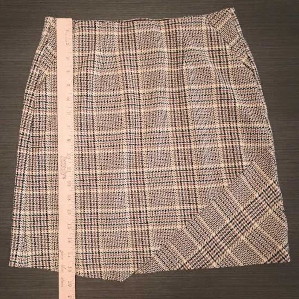 CABI WOMEN'S SKIRT SHORT BROWN PLAID SIDE POCKETS PASTIME # 3584 SIZE SMALL - Picture 3 of 5